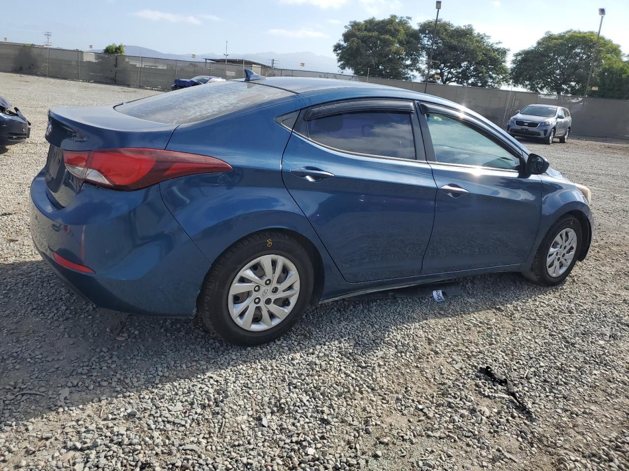 2016 Hyundai Elantra Se - Фото 3