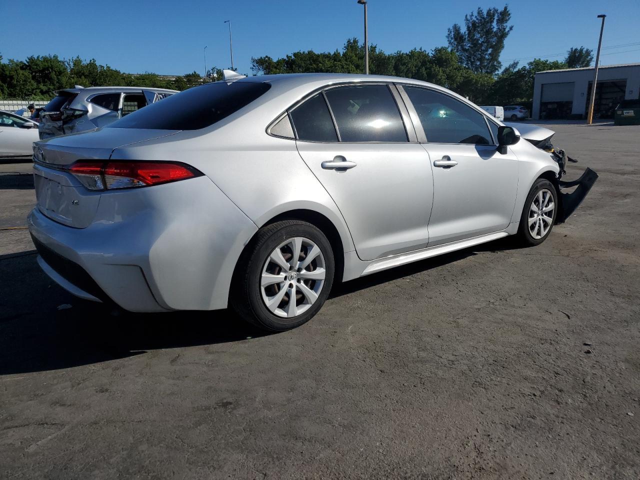 2021 Toyota Corolla Le - Image 3