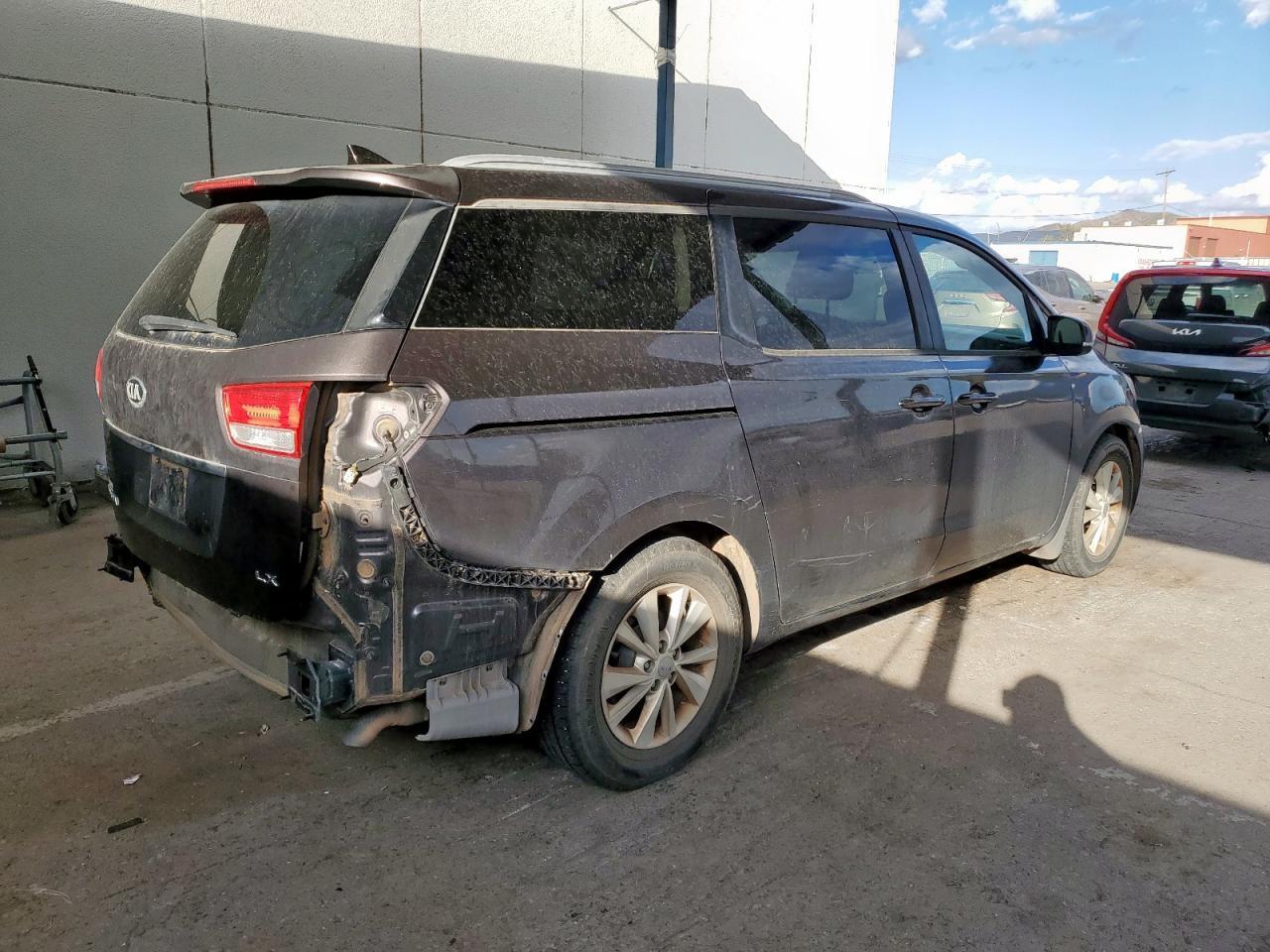 2016 Kia Sedona Lx - Фото 3
