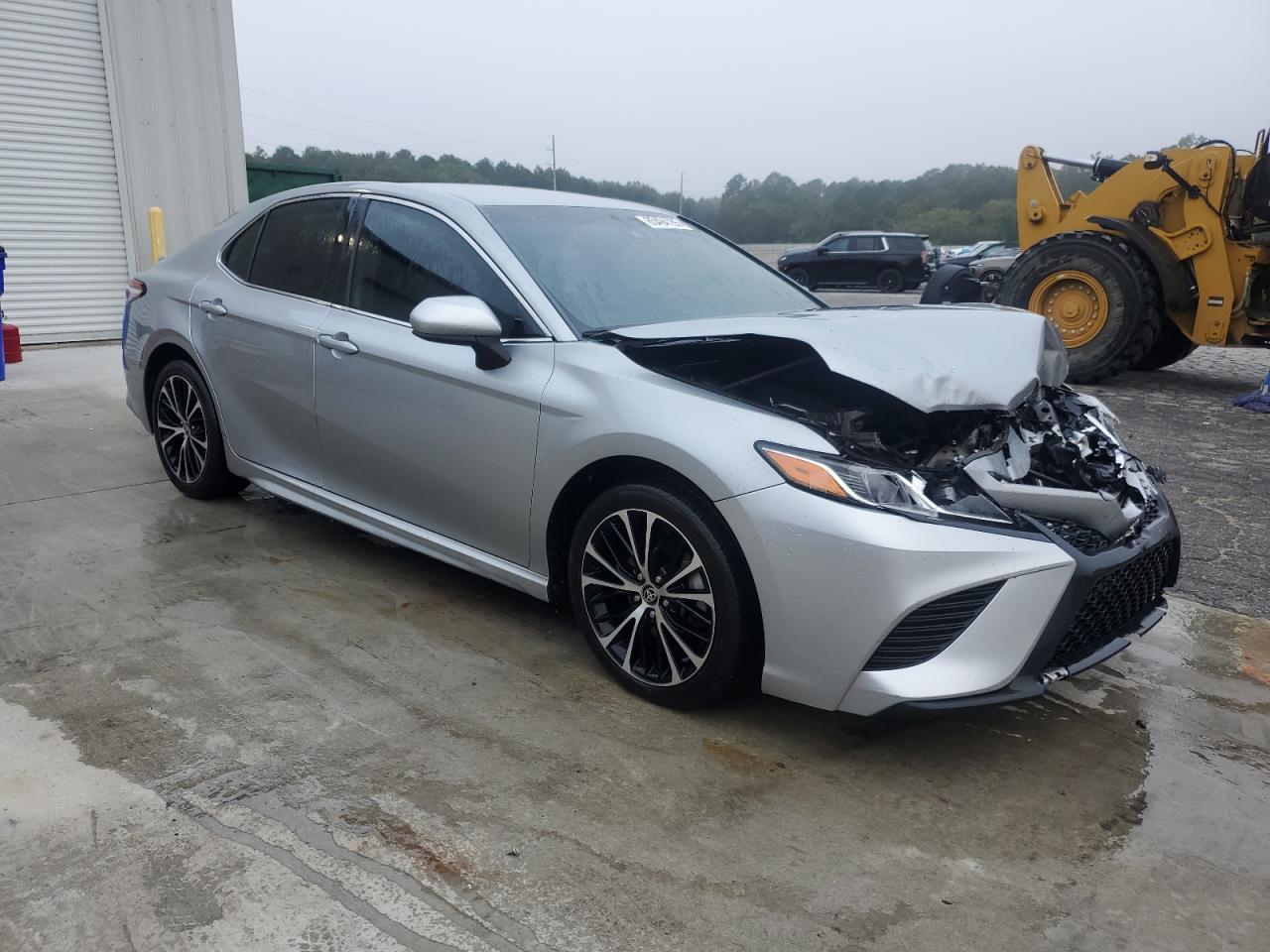 2020 Toyota Camry Se - Фото 4