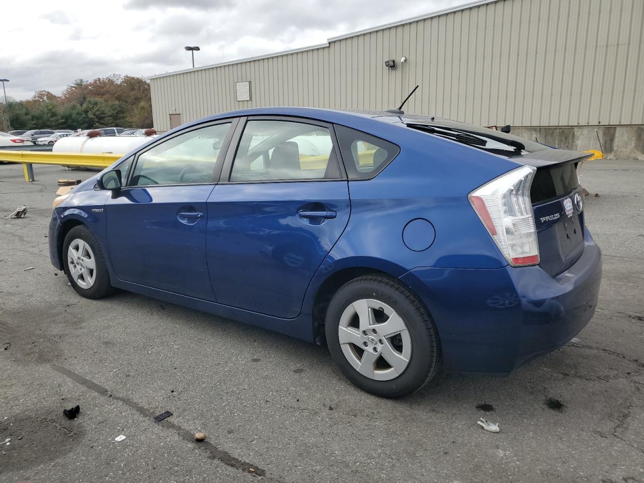 2010 Toyota Prius - Фото 2