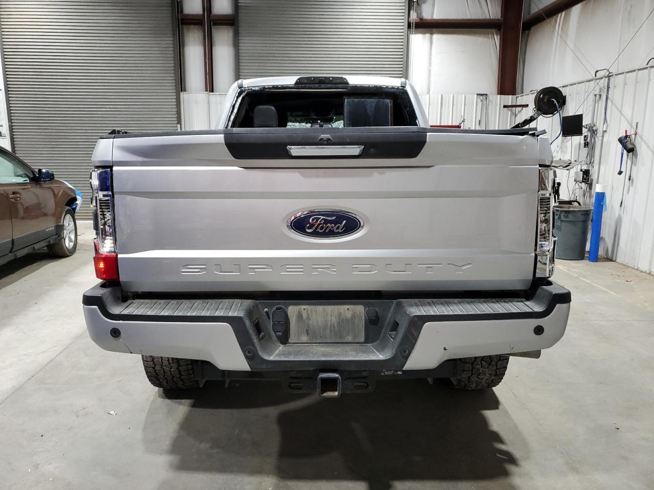 2019 Ford F250 Super Duty - Фото 6