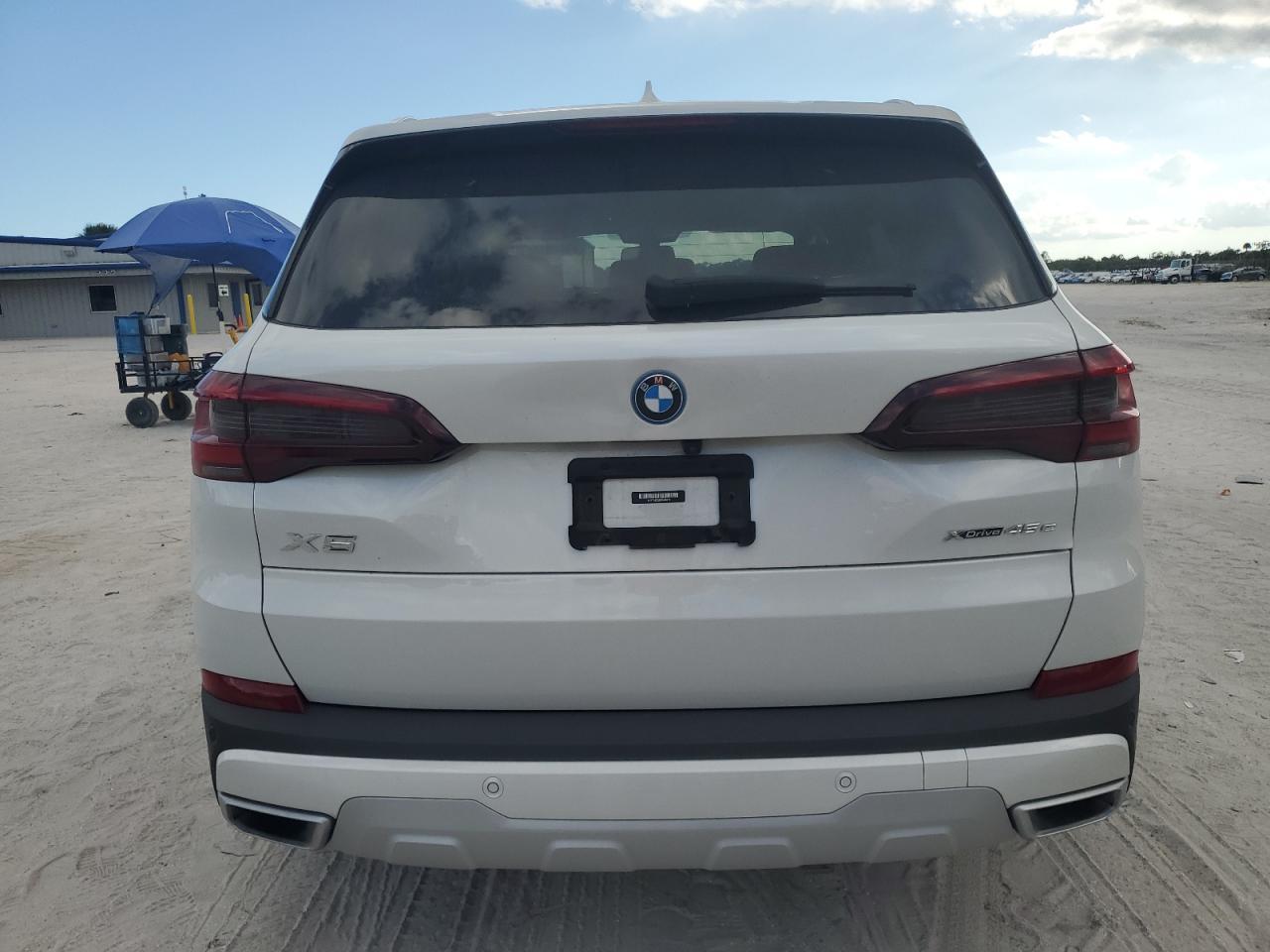 2023 BMW X5 xDrive45E - Image 6