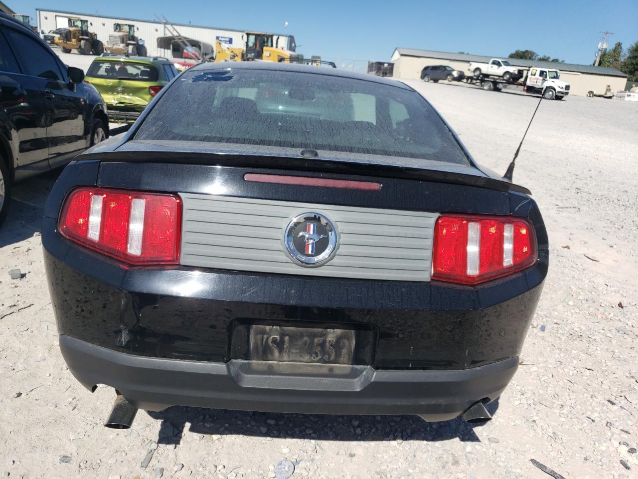 2010 Ford Mustang - Фото 6