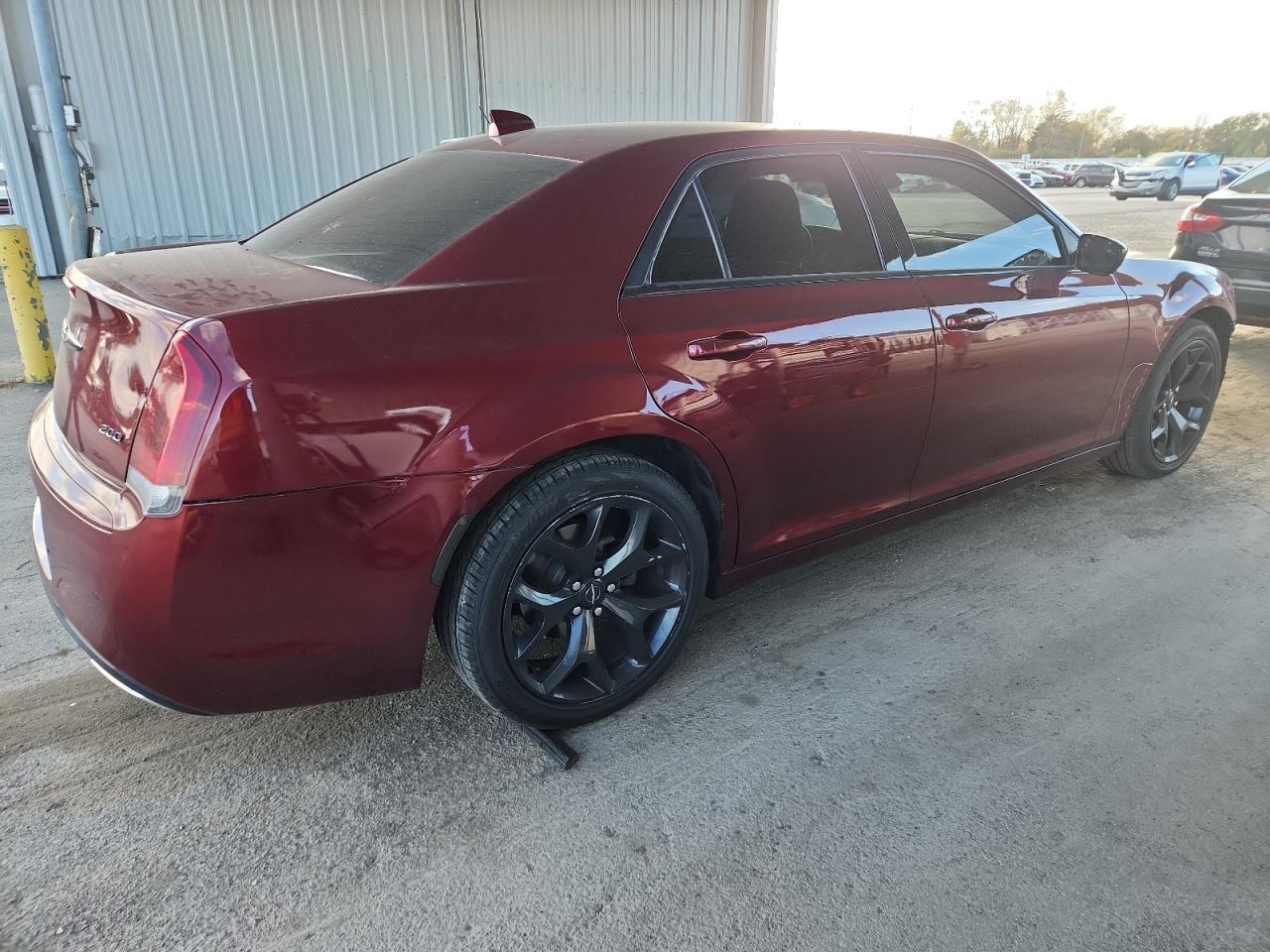 2021 Chrysler 300 Touring - Image 3