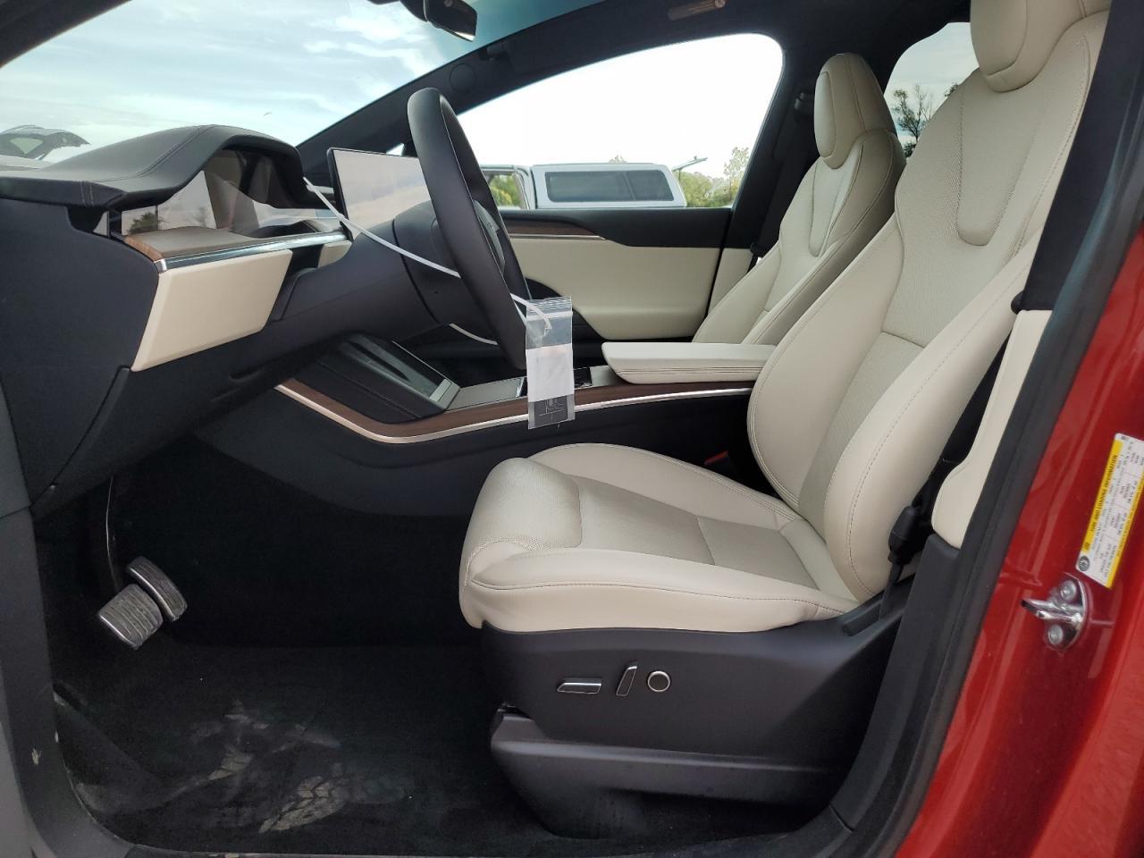 2023 Tesla Model X - Image 7