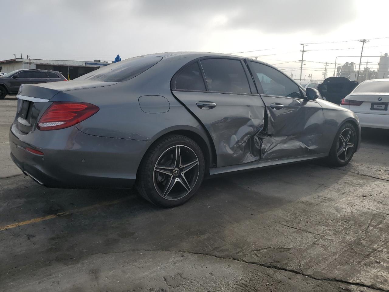 2018 Mercedes-Benz E 300 - Фото 3