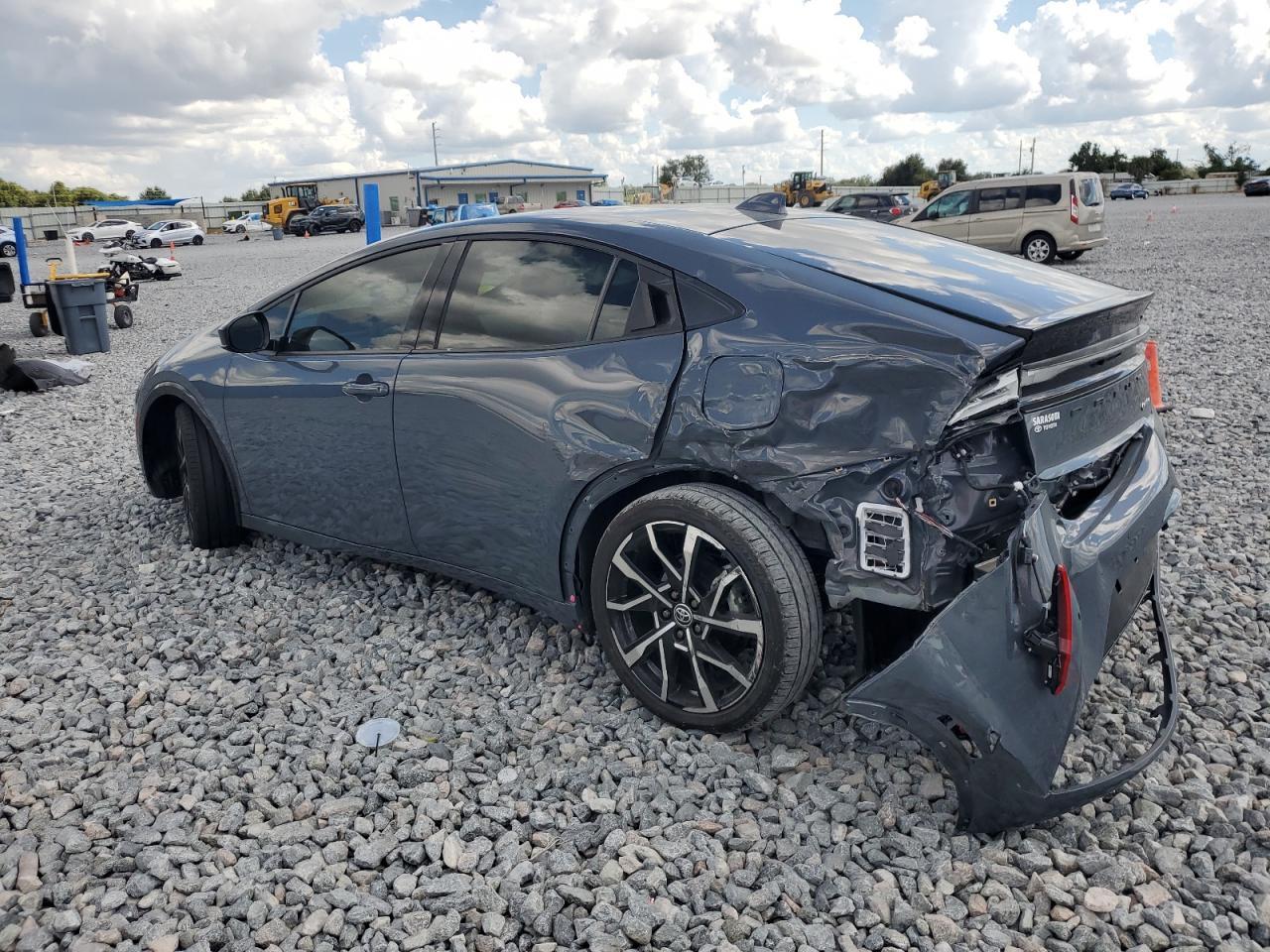 2025 Toyota Prius Se - Фото 2