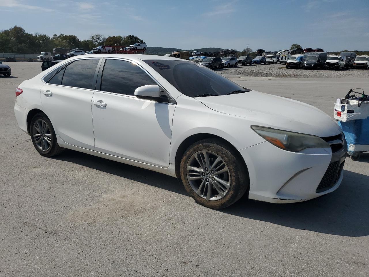 2015 Toyota Camry Le - Фото 4