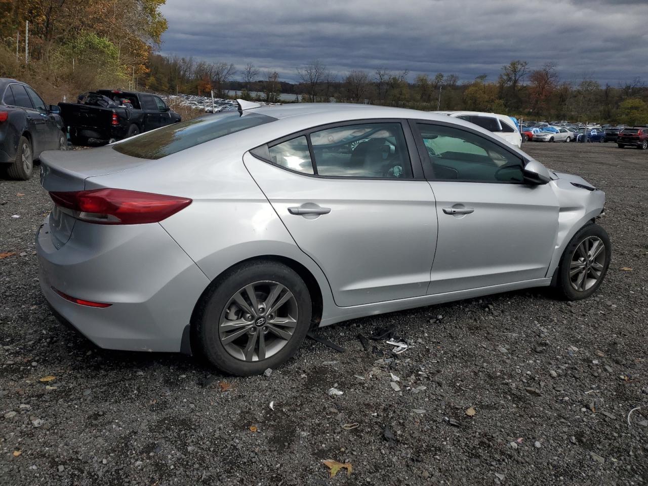 2018 Hyundai Elantra Sel - Фото 3