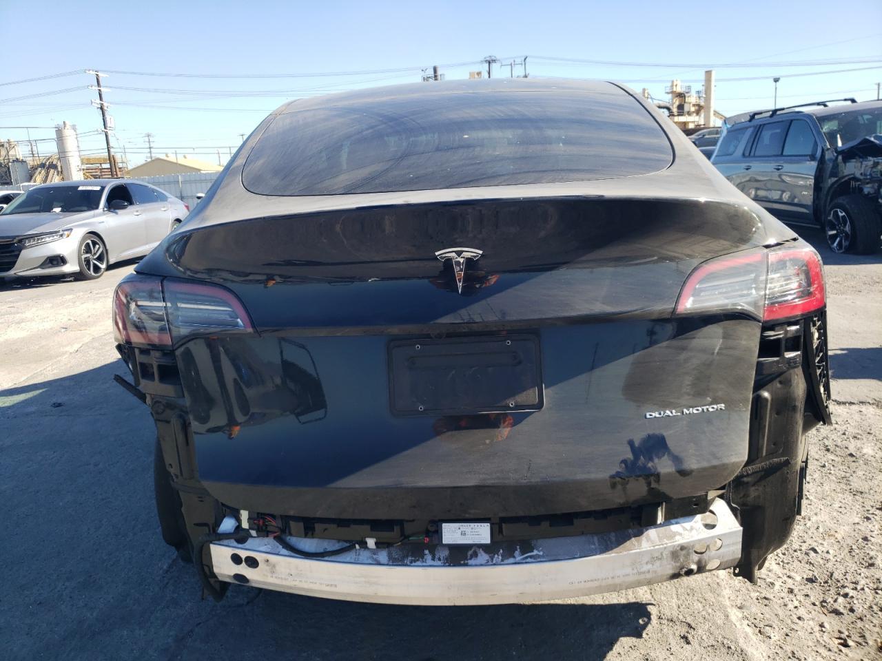 2024 Tesla Y - Фото 6