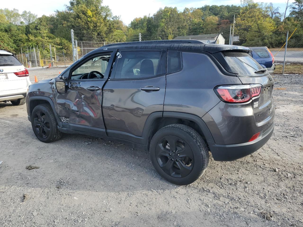 2021 Jeep Compass Latitude - Фото 2
