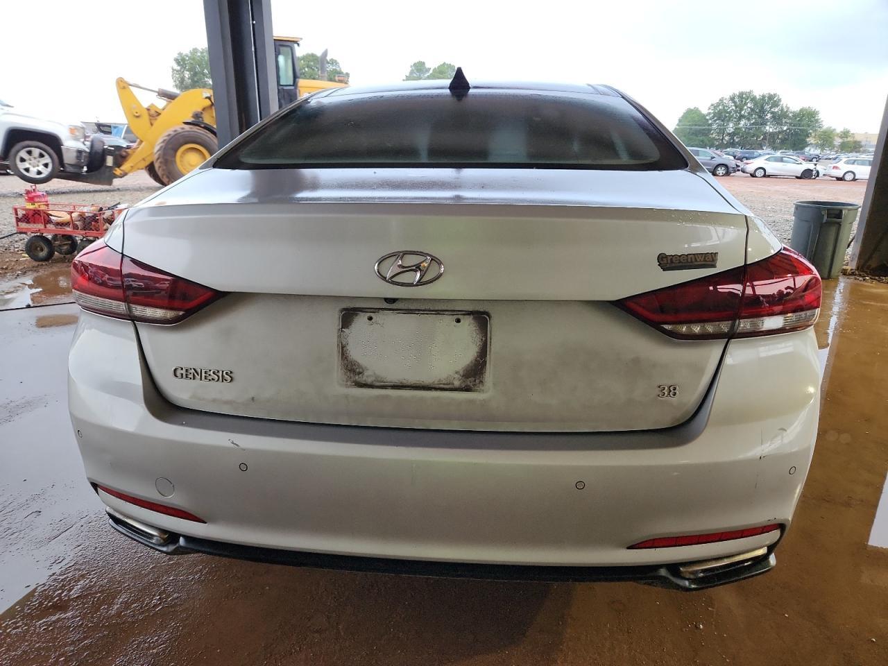 2015 Hyundai Genesis 3.8L - Image 6