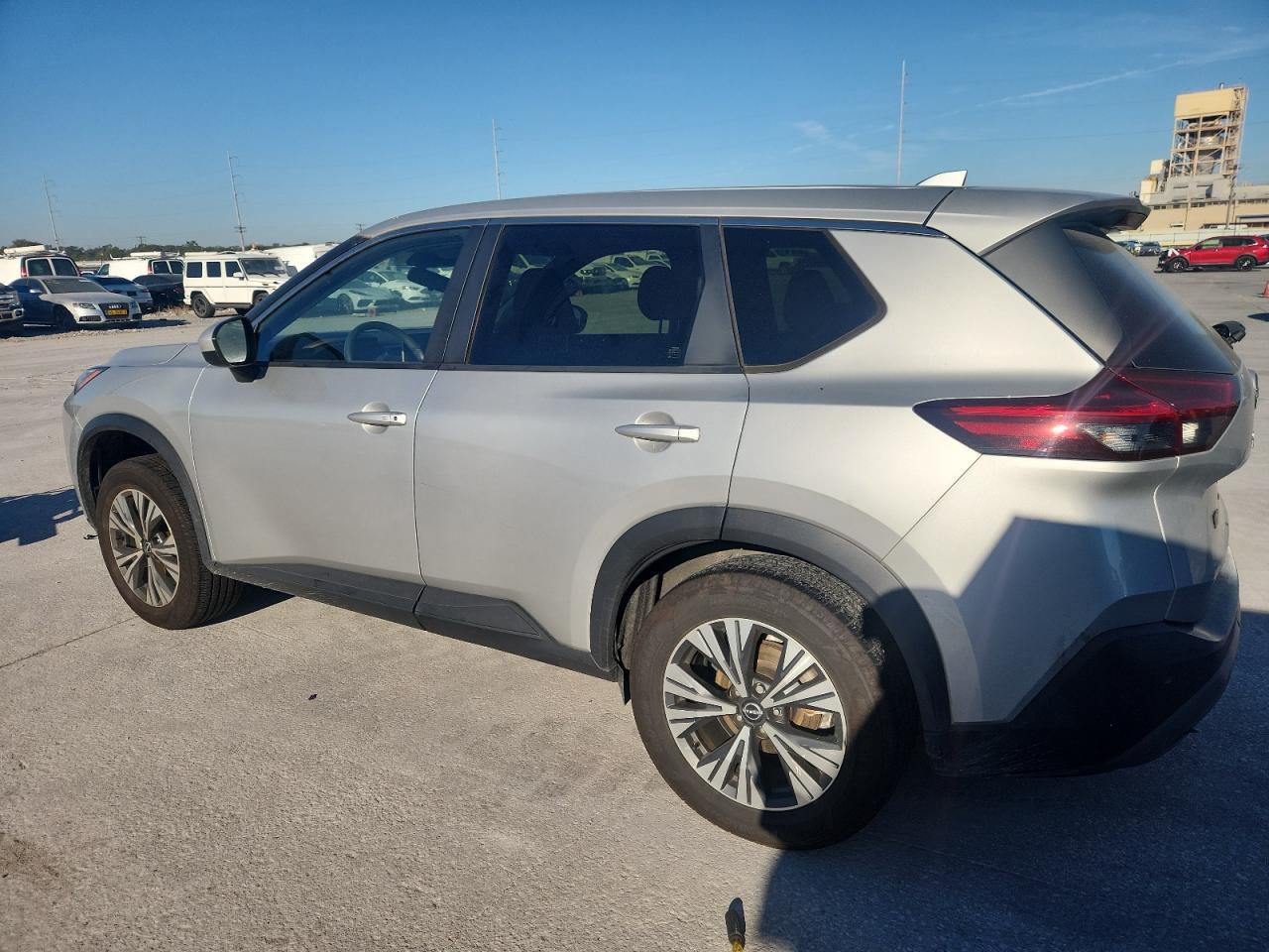 2023 Nissan Rogue Sv - Image 2