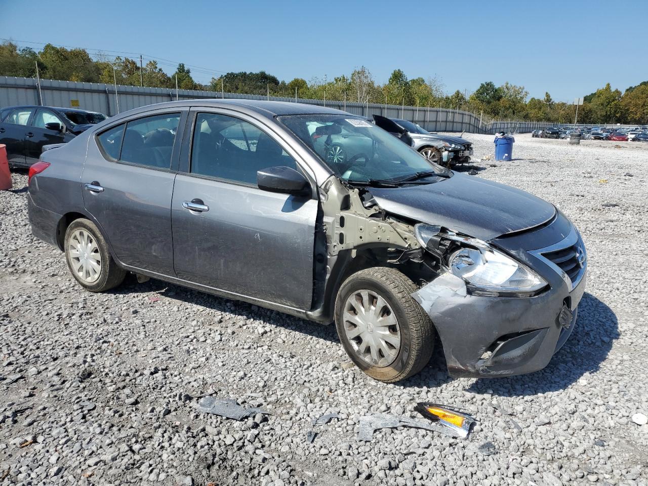 2017 Nissan Versa S - Фото 4