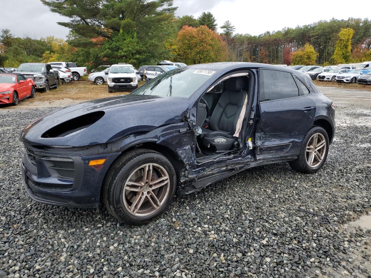 2023 Porsche Macan Base