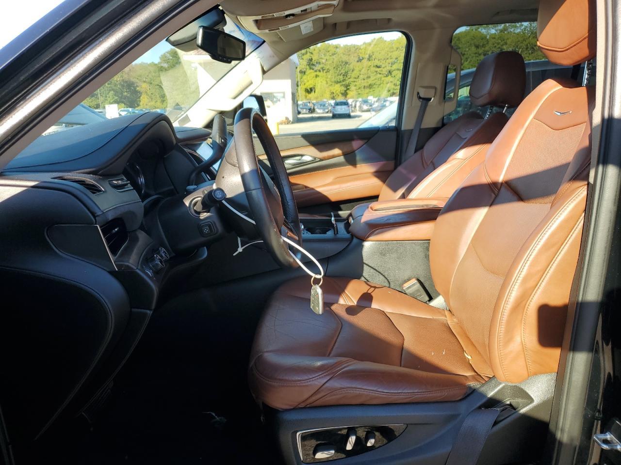 2016 Cadillac Escalade Premium - Image 7