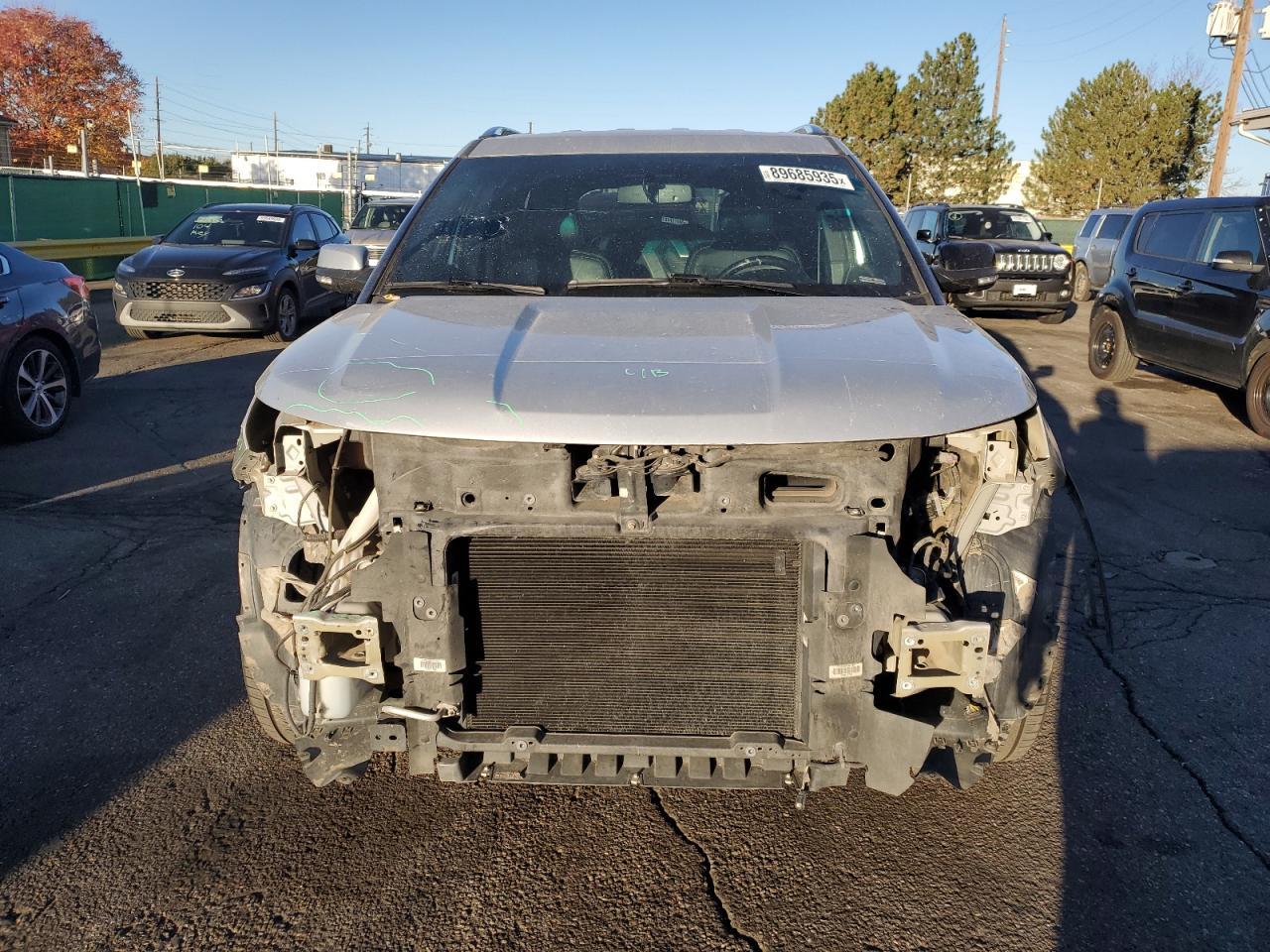 2016 Ford Explorer Limited - Image 5