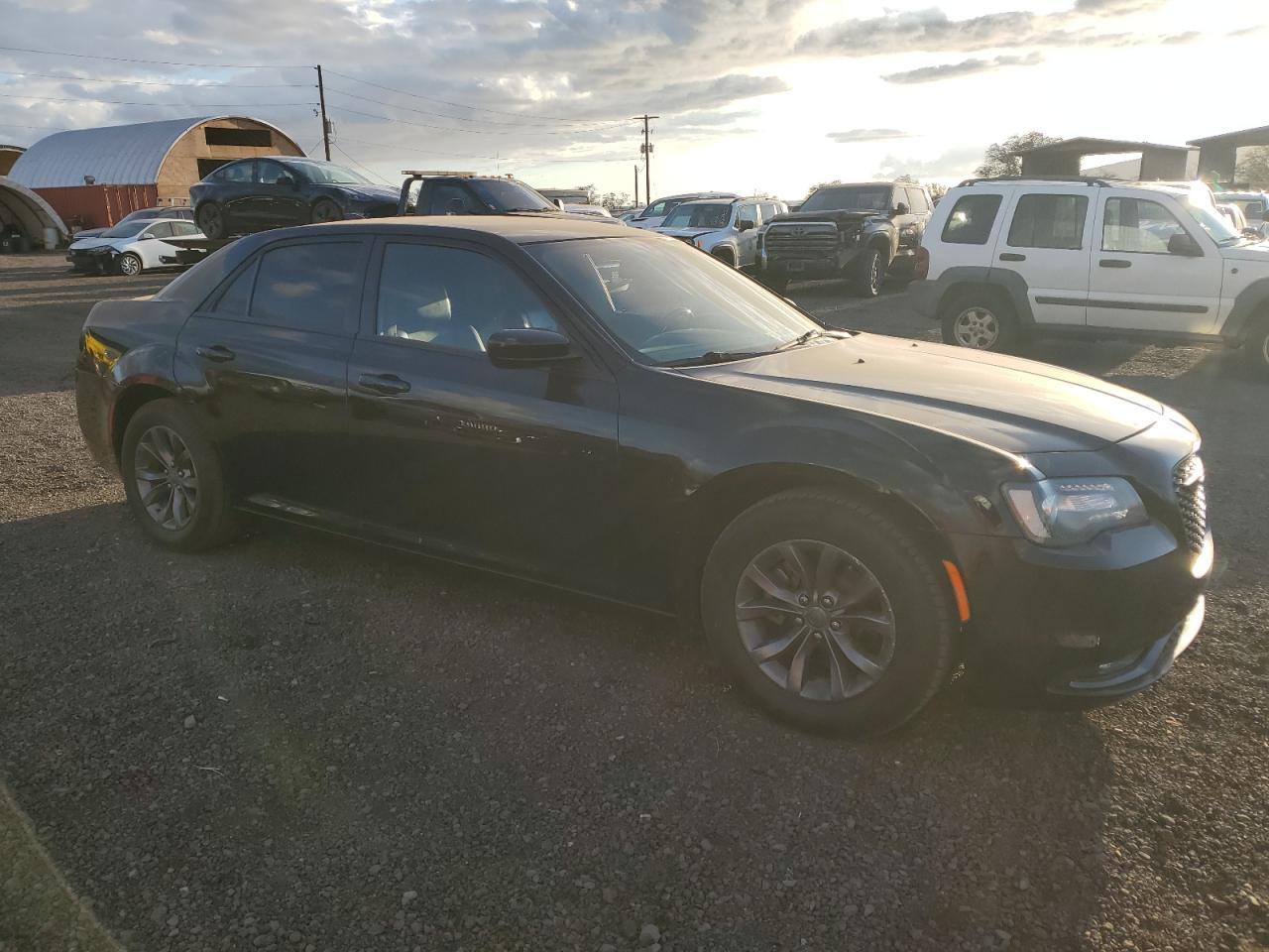 2019 Chrysler 300 S - Image 4