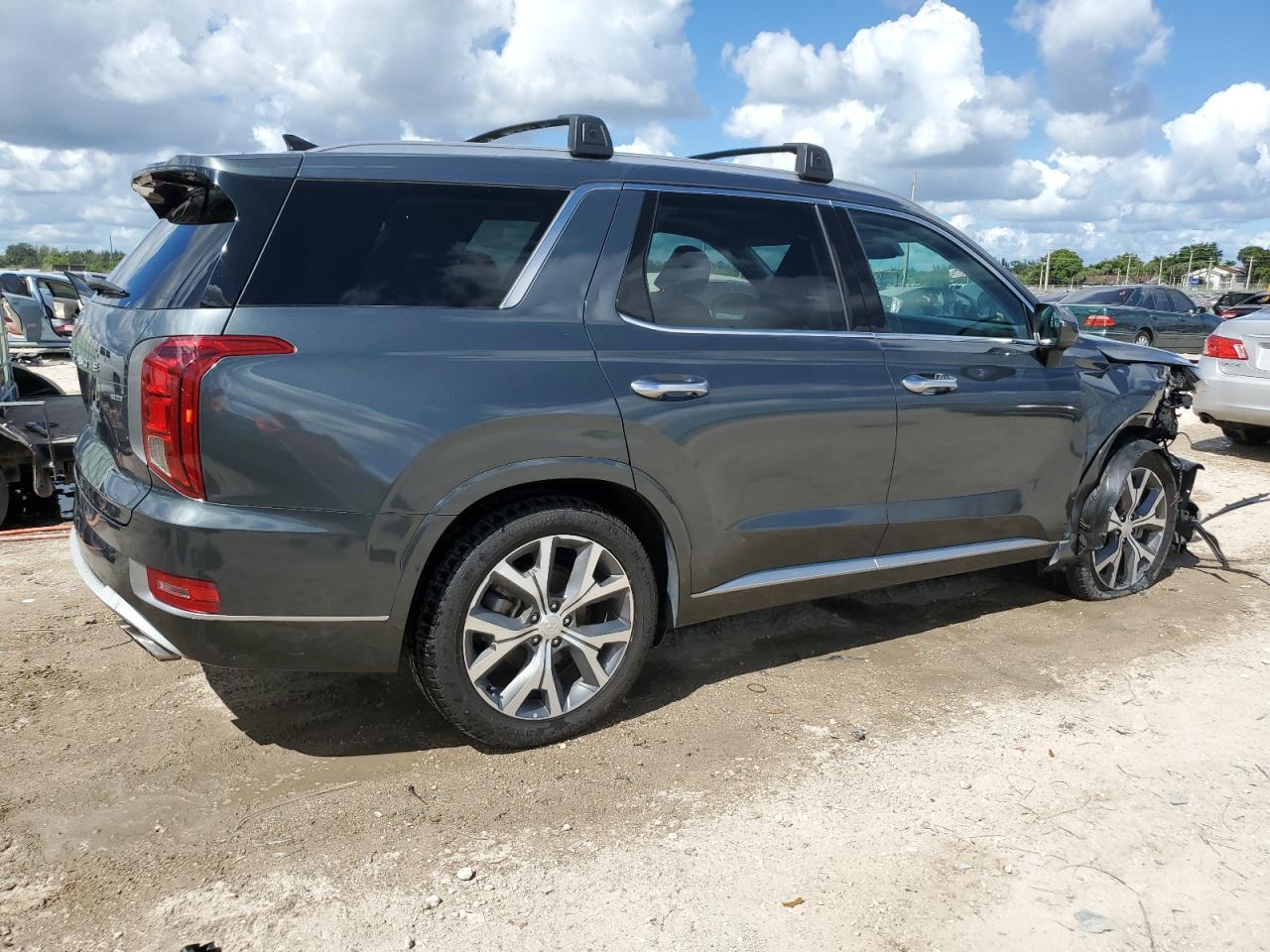 2022 Hyundai Palisade Limited - Image 3