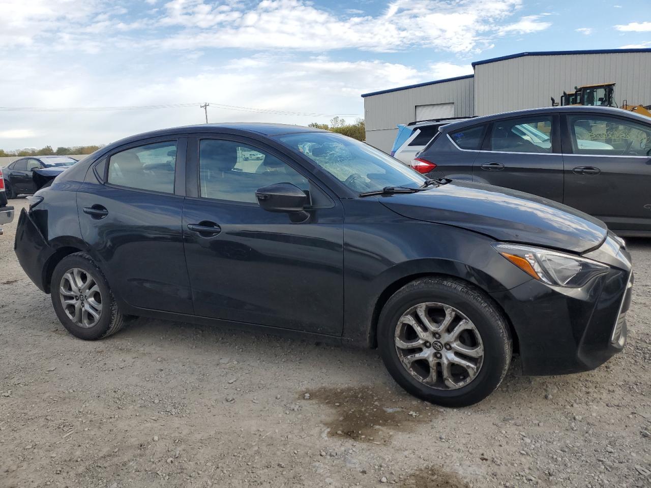 2017 Toyota Yaris Ia - Image 4