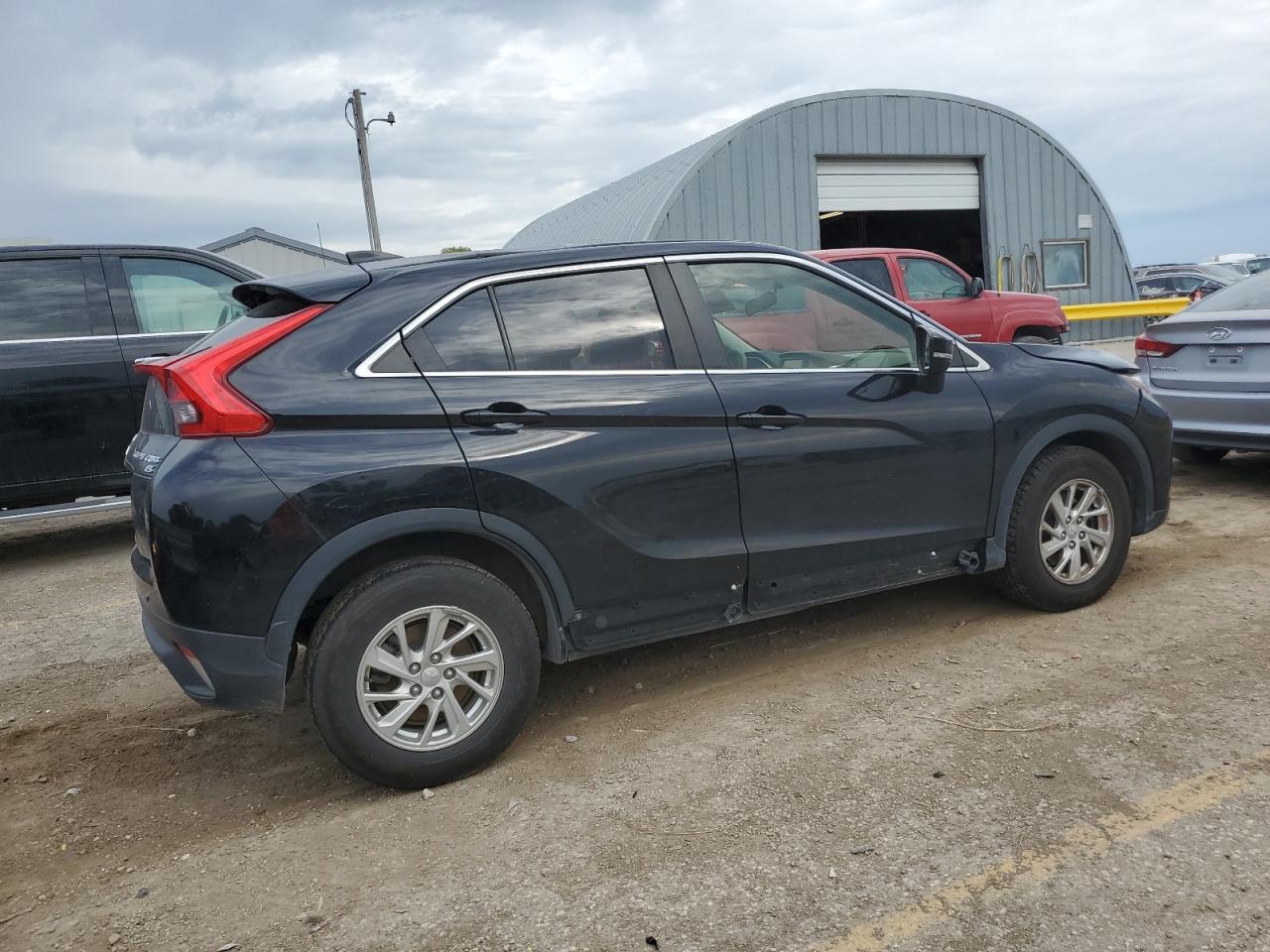 2019 Mitsubishi Eclipse Cross Es - Image 3