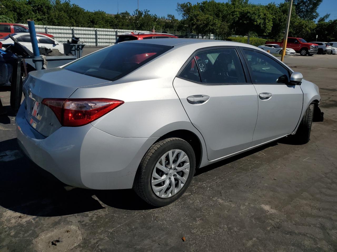 2018 Toyota Corolla L - Image 3