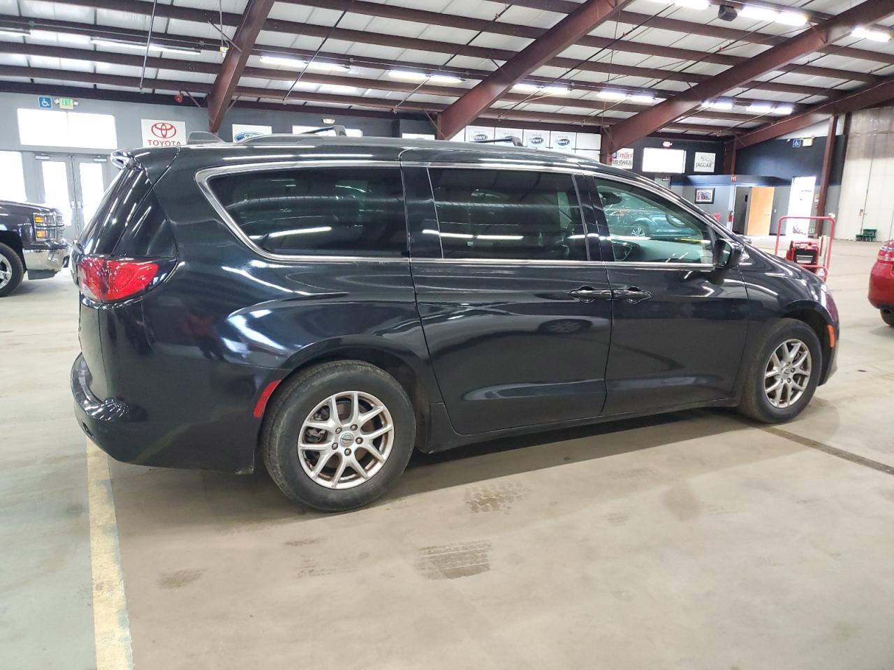 2021 Chrysler Voyager Lxi - Фото 3
