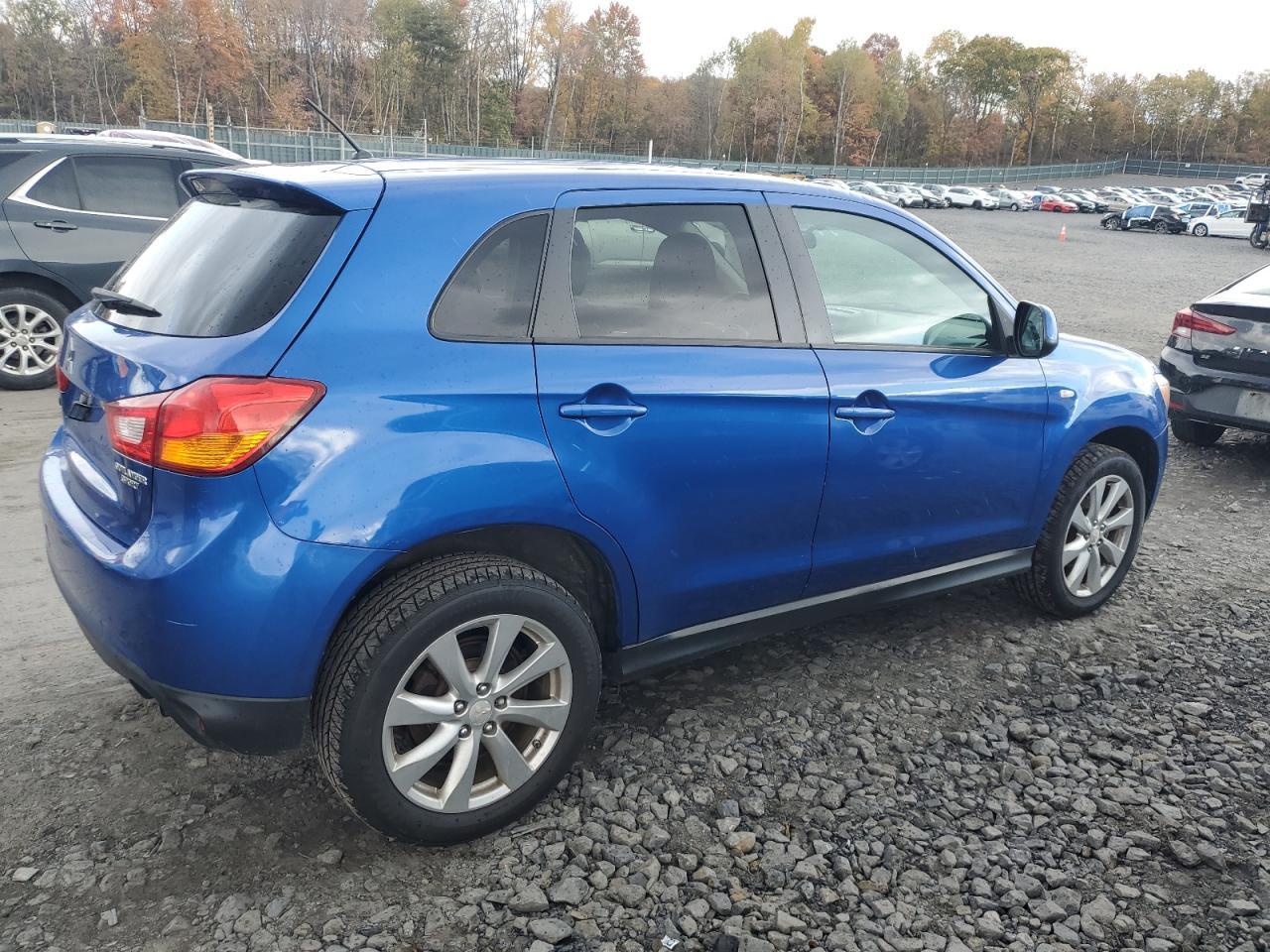 2015 Mitsubishi Outlander Sport Es - Image 3