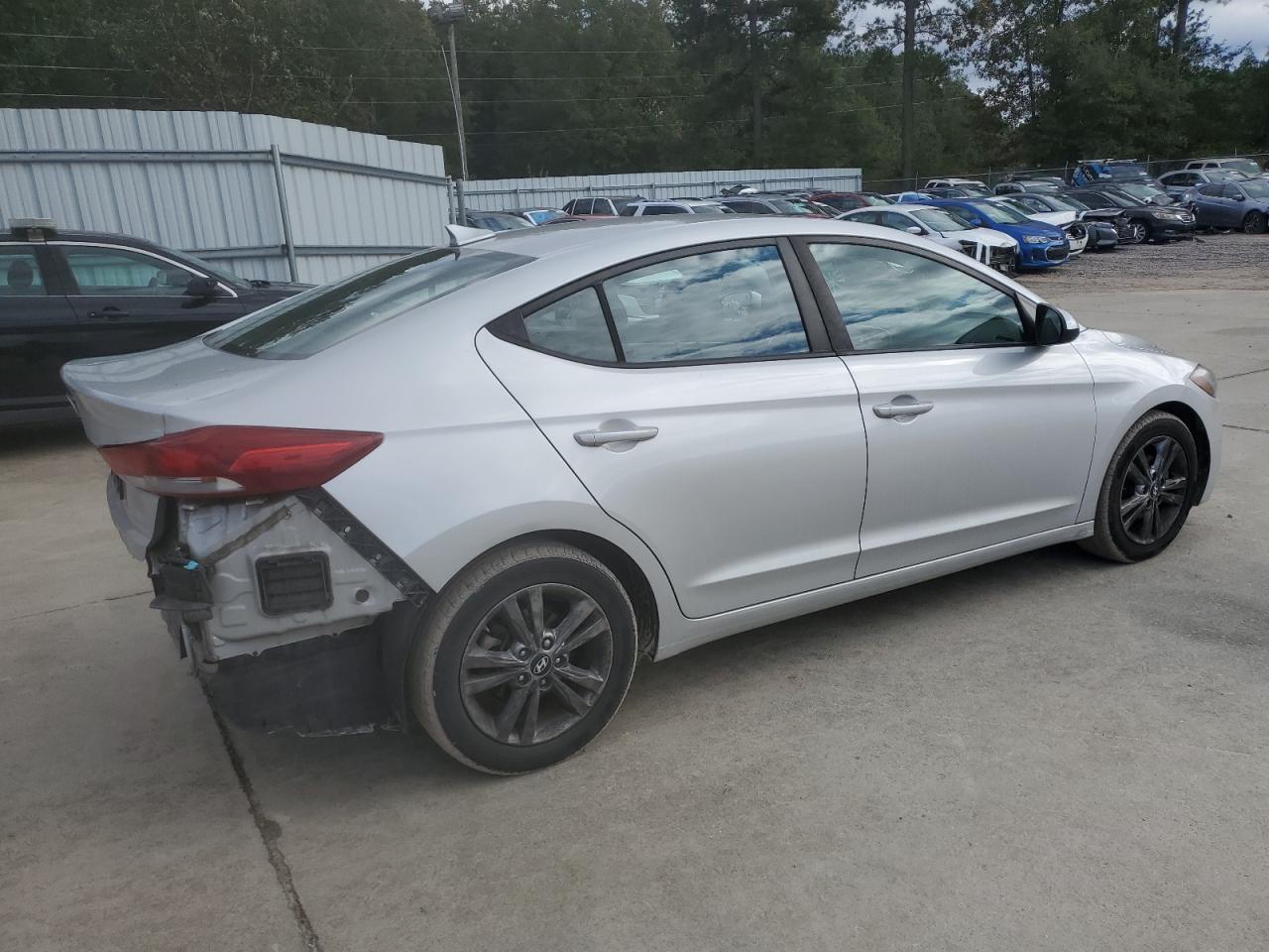 2018 Hyundai Elantra Sel - Image 3