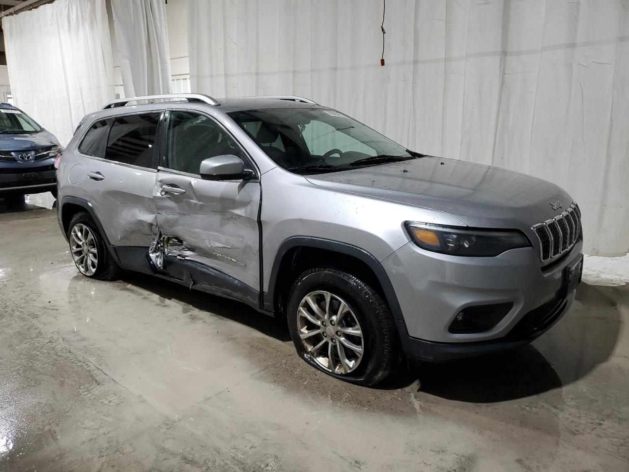 2019 Jeep Cherokee Latitude Plus - Image 4