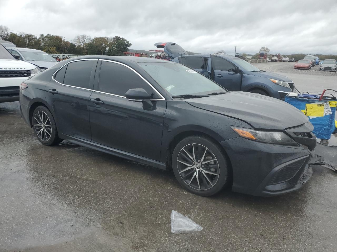 2022 Toyota Camry Se - Image 4