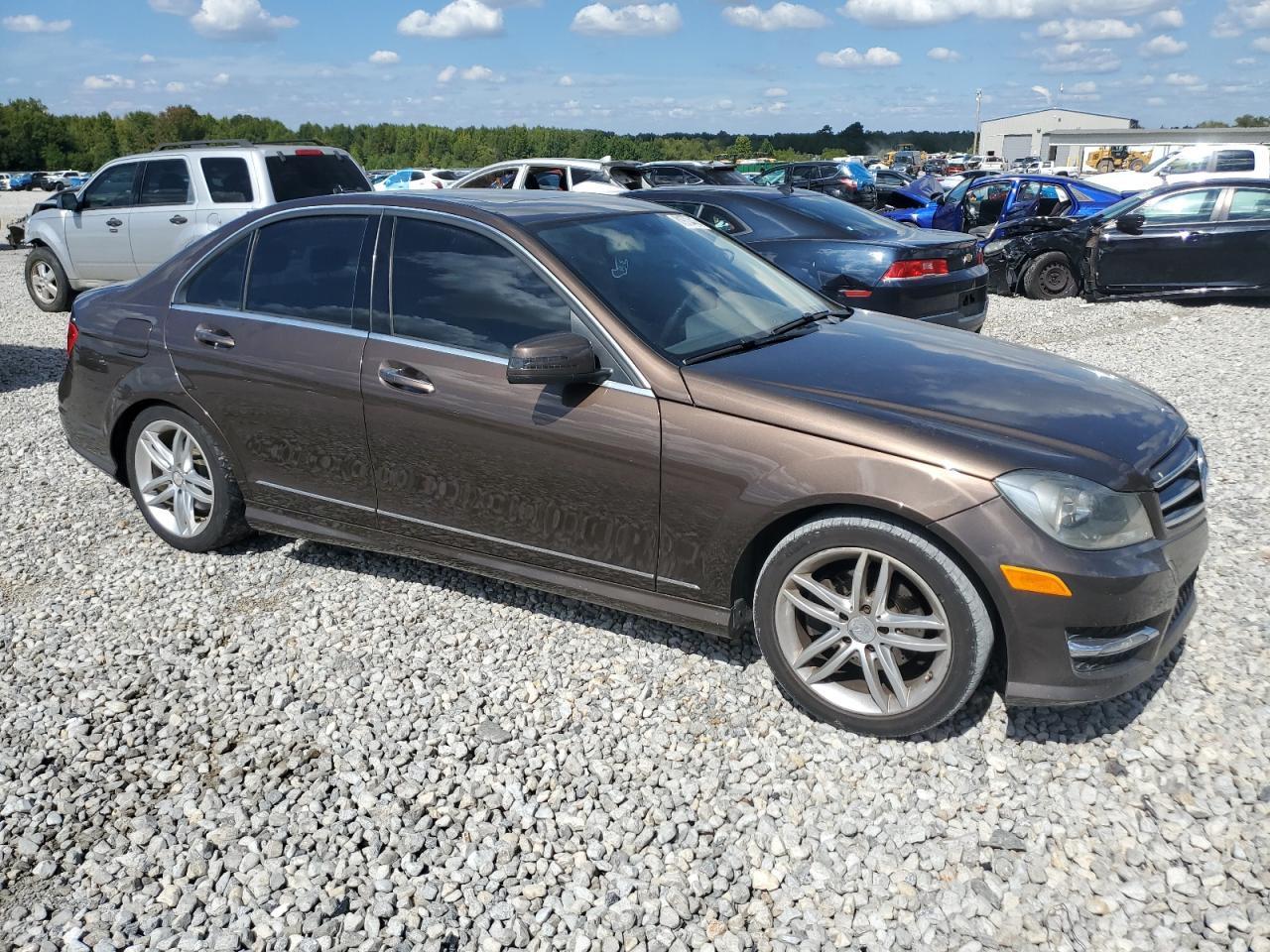 2014 Mercedes-Benz C 250 - Image 4