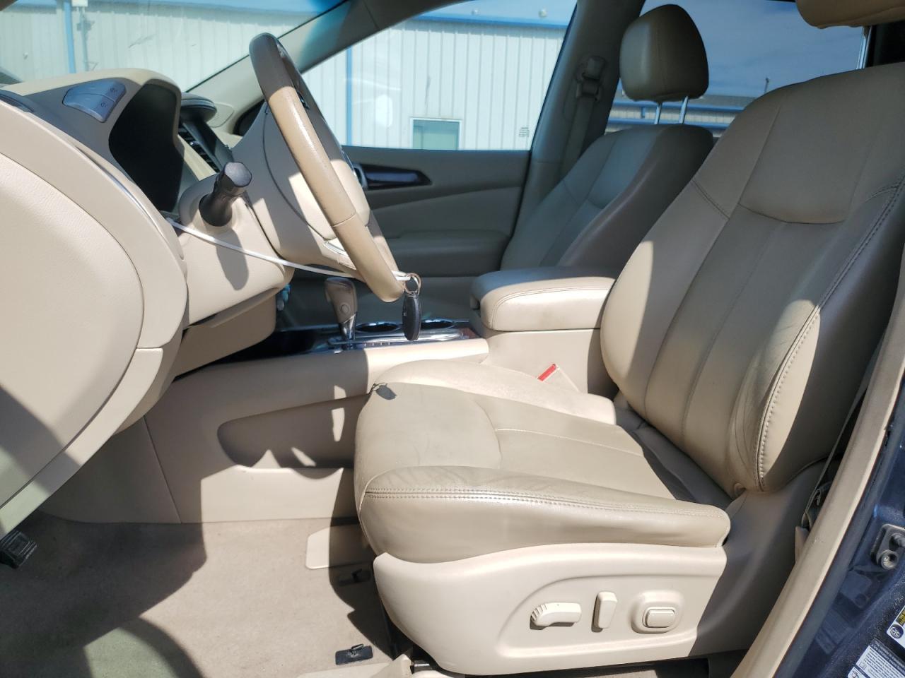 2014 Nissan Pathfinder S - Image 7