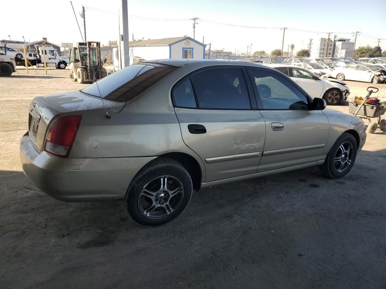 2003 Hyundai Elantra - Image 3