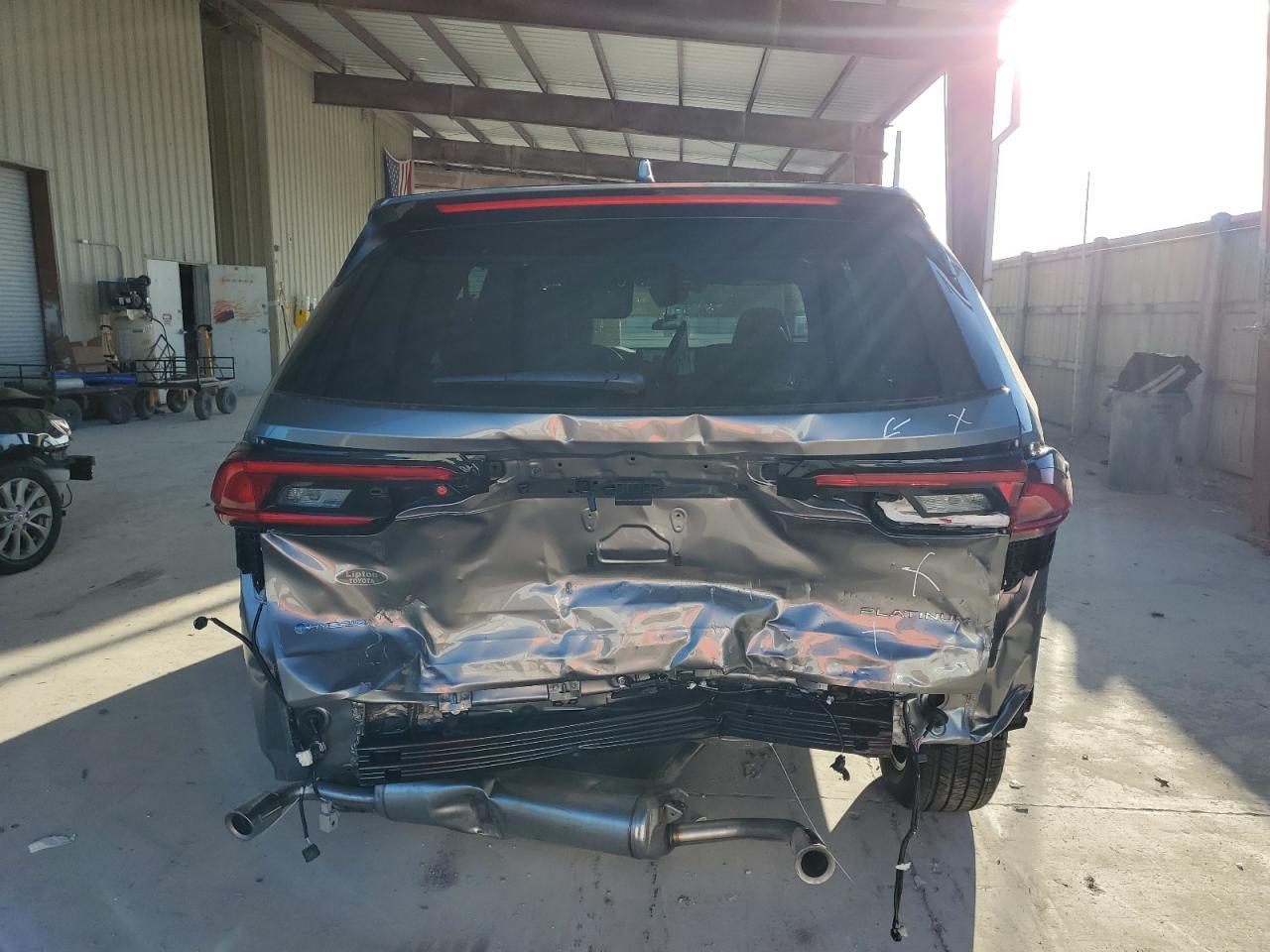 2025 Toyota Grand Highlander Limited - Image 6