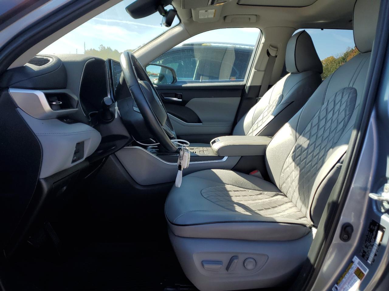 2020 Toyota Highlander Xle - Image 7