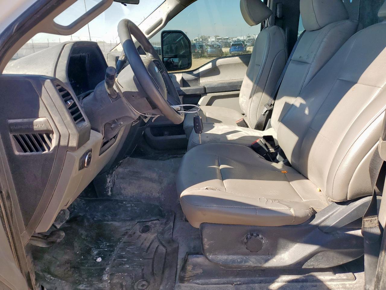 2022 Ford F250 Super Duty - Image 7