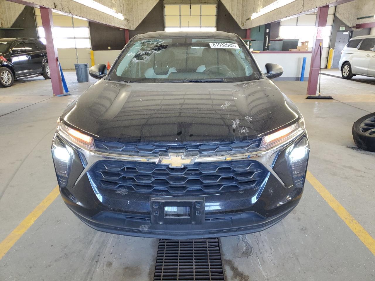 2024 Chevrolet Trax Ls - Image 5