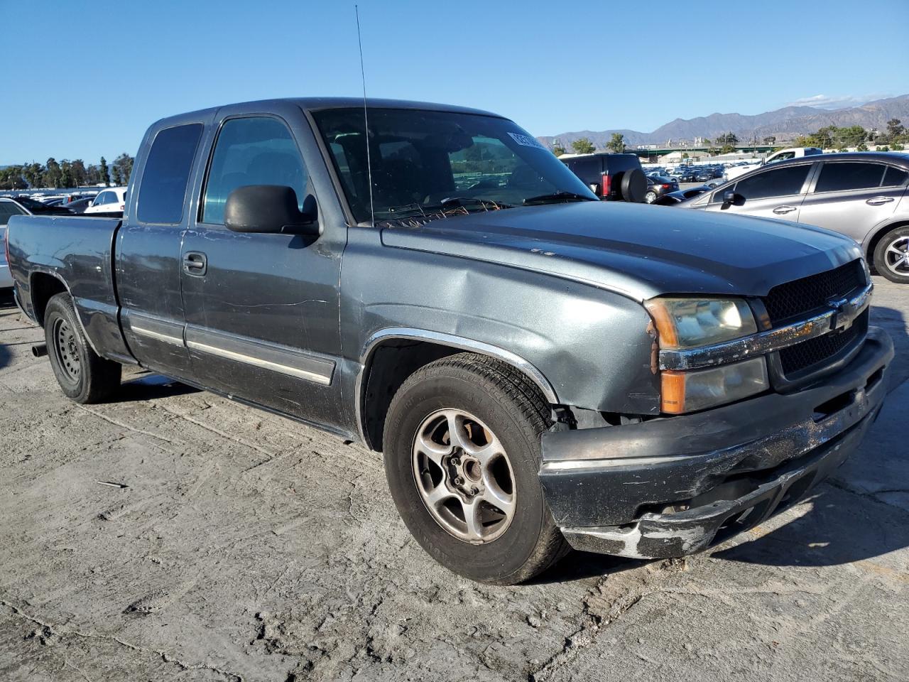 2004 Chevrolet Silverado C1500 - Image 4