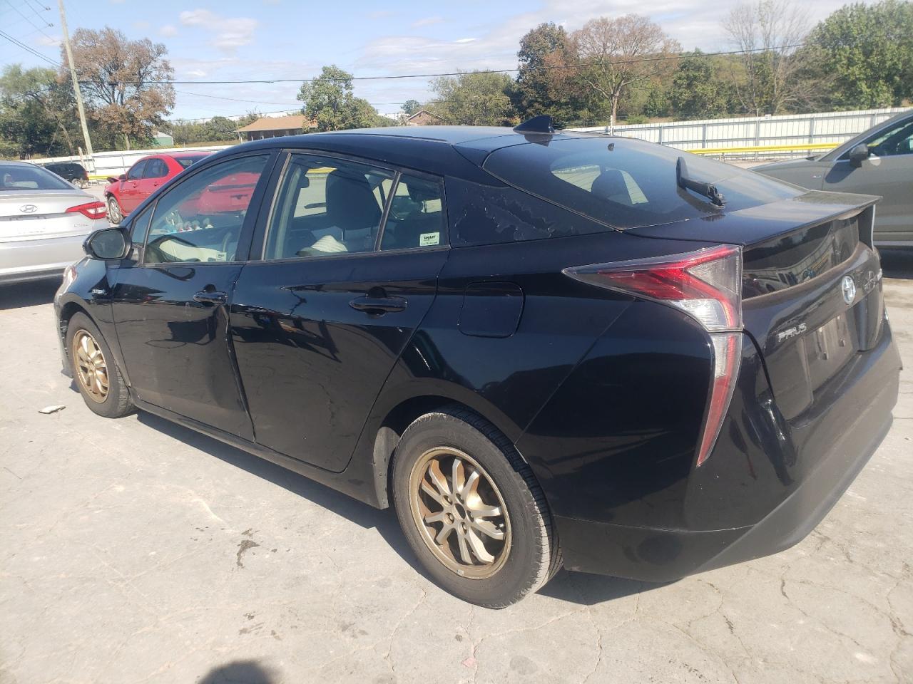 2016 Toyota Prius - Image 2