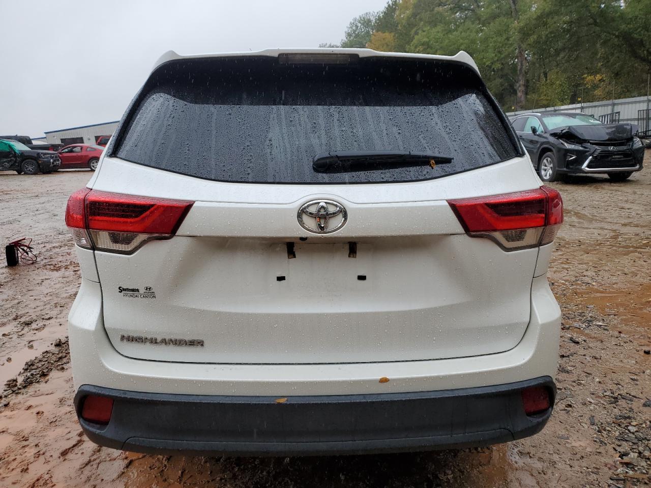 2017 Toyota Highlander Le - Фото 6