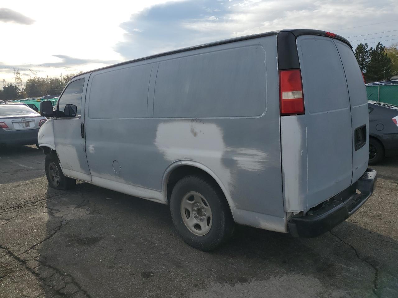 2006 Chevrolet Express G1500 - Фото 2