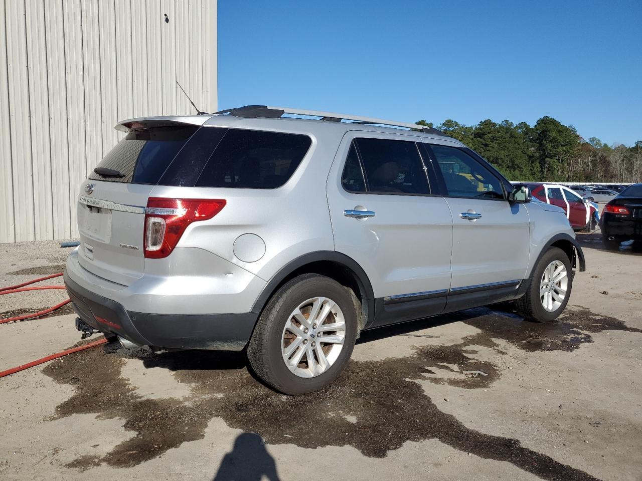 2015 Ford Explorer Xlt - Фото 3