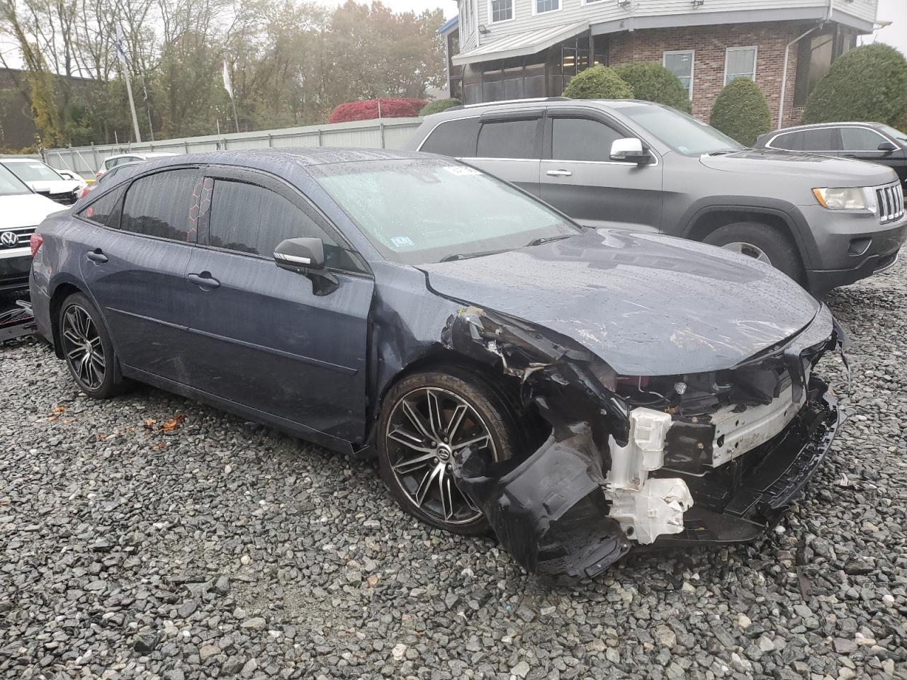 2019 Toyota Avalon Xle - Image 4