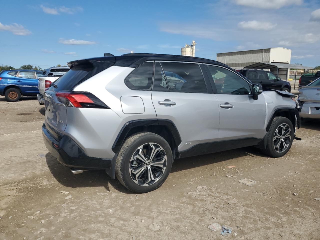 2023 Toyota Rav4 Prime Xse - Image 3