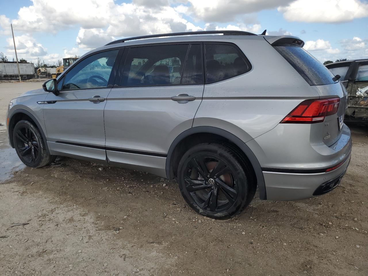 2023 Volkswagen Tiguan Se R-Line Black - Фото 2