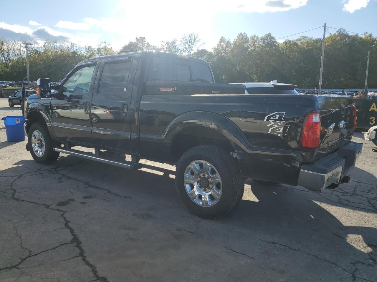 2016 Ford F-250 Lariat - Image 2