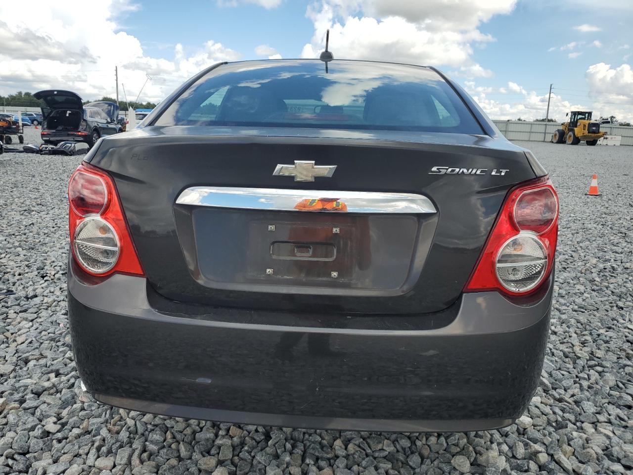 2015 Chevrolet Sonic Lt - Image 6