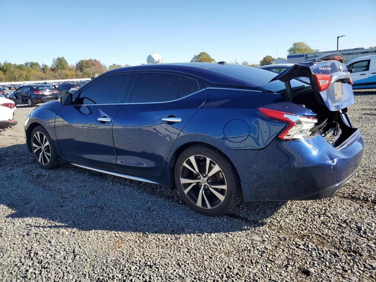 2018 Nissan Maxima - Image 2